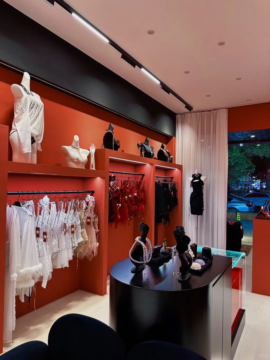 来义乌逛完橙人展 来这家店品类更多