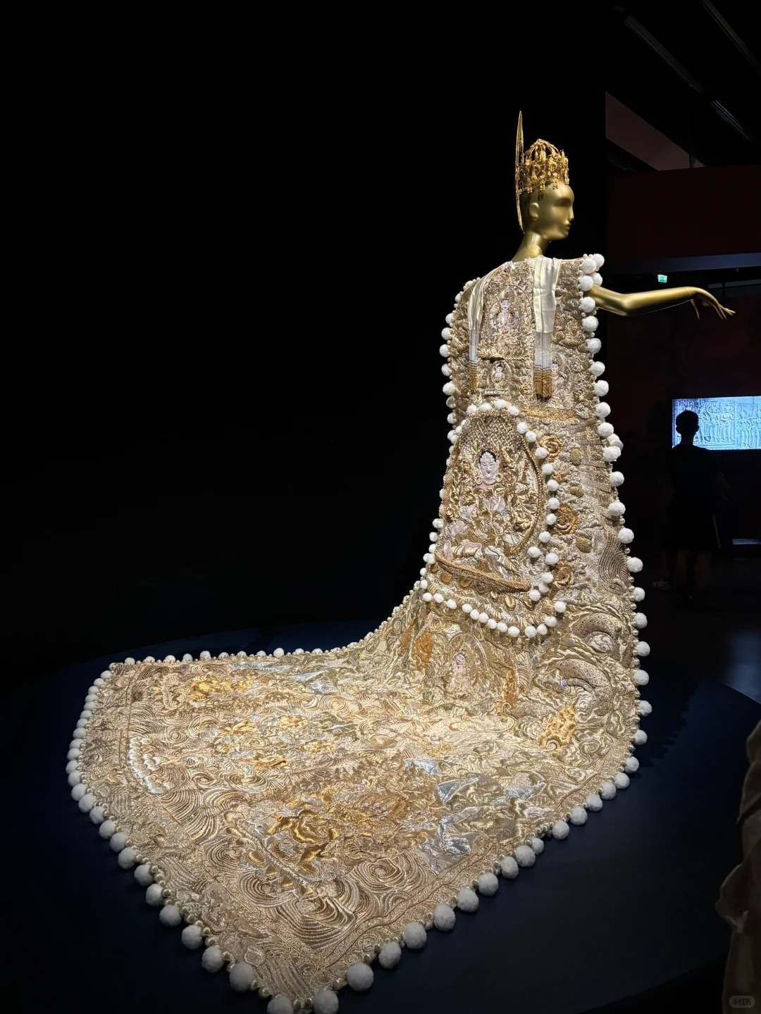 日常看展|在巴黎看到中国高定?