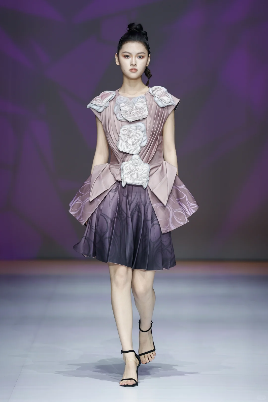 2025CGFW天津师范大学服装与服饰设计毕业秀