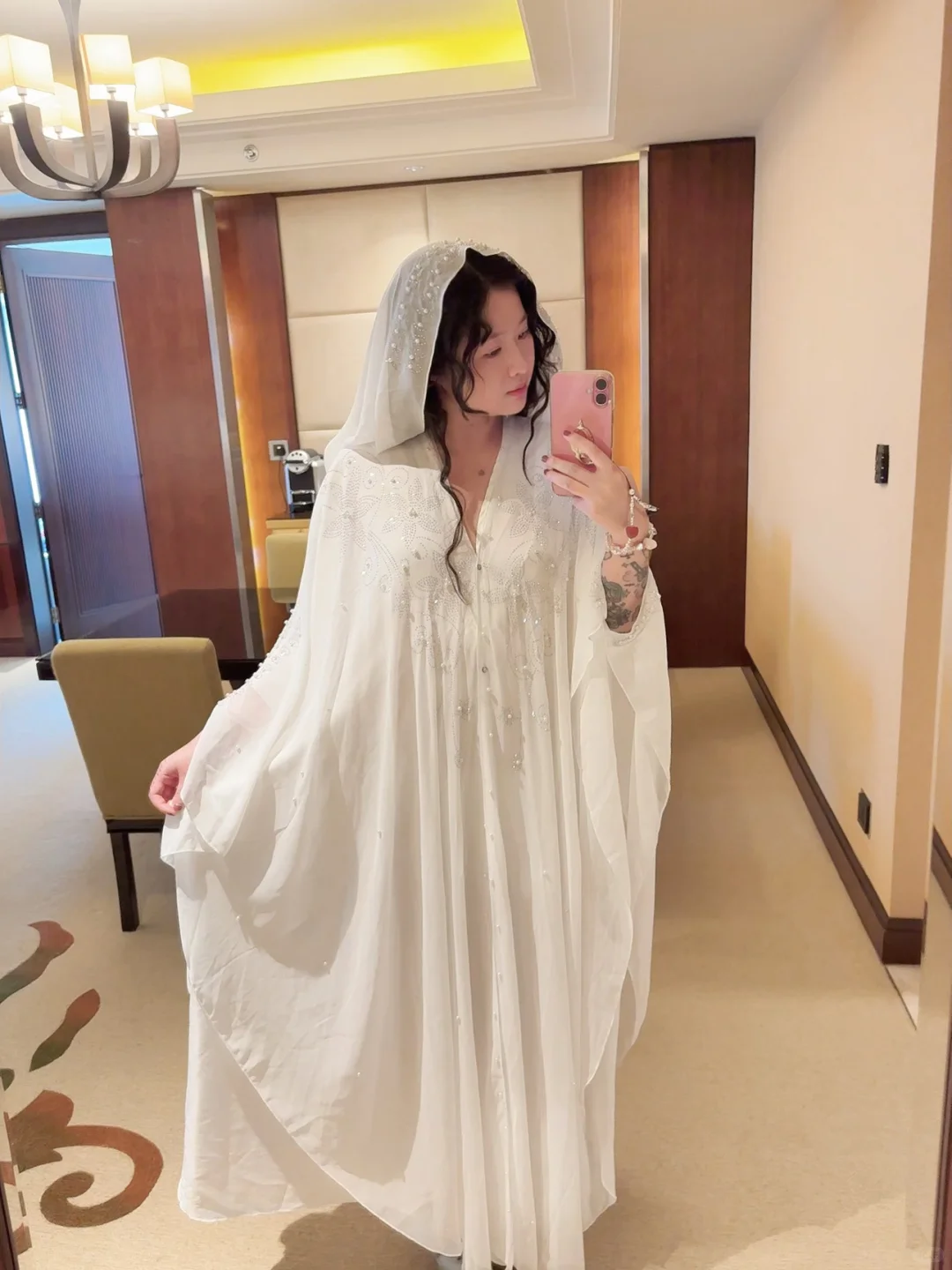 看起来巨有钱迪拜富婆穿搭但是pdd50r版