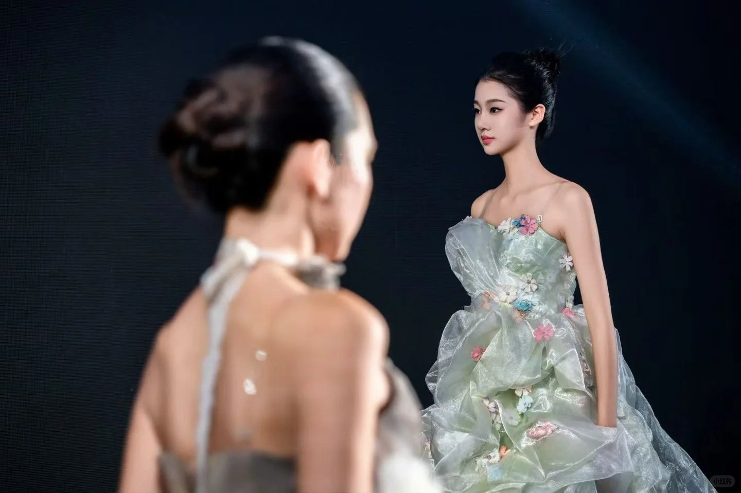 2025｜FASHION WEEK?