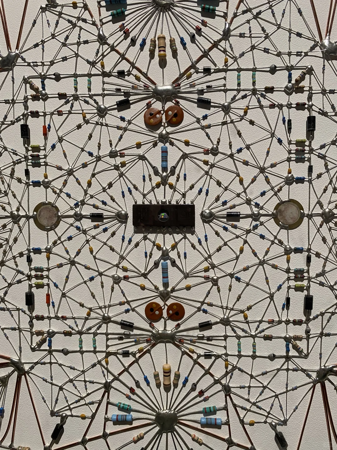 带孩子来看纤维艺术展，发挥想象力