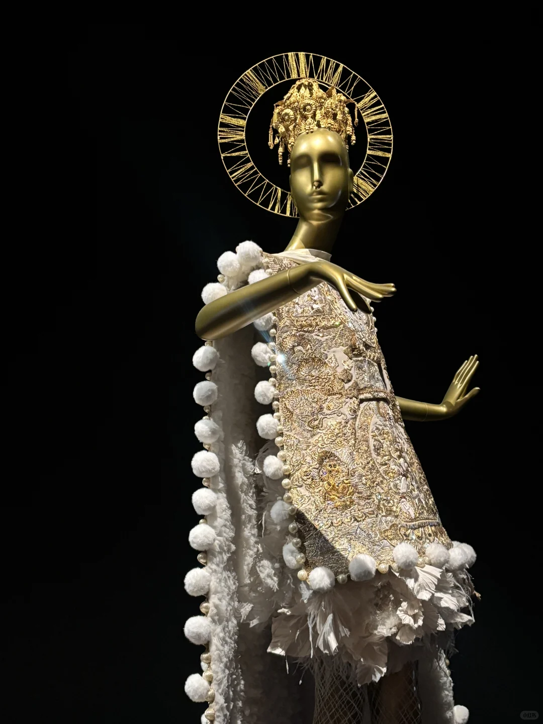 日常看展|在巴黎看到中国高定?