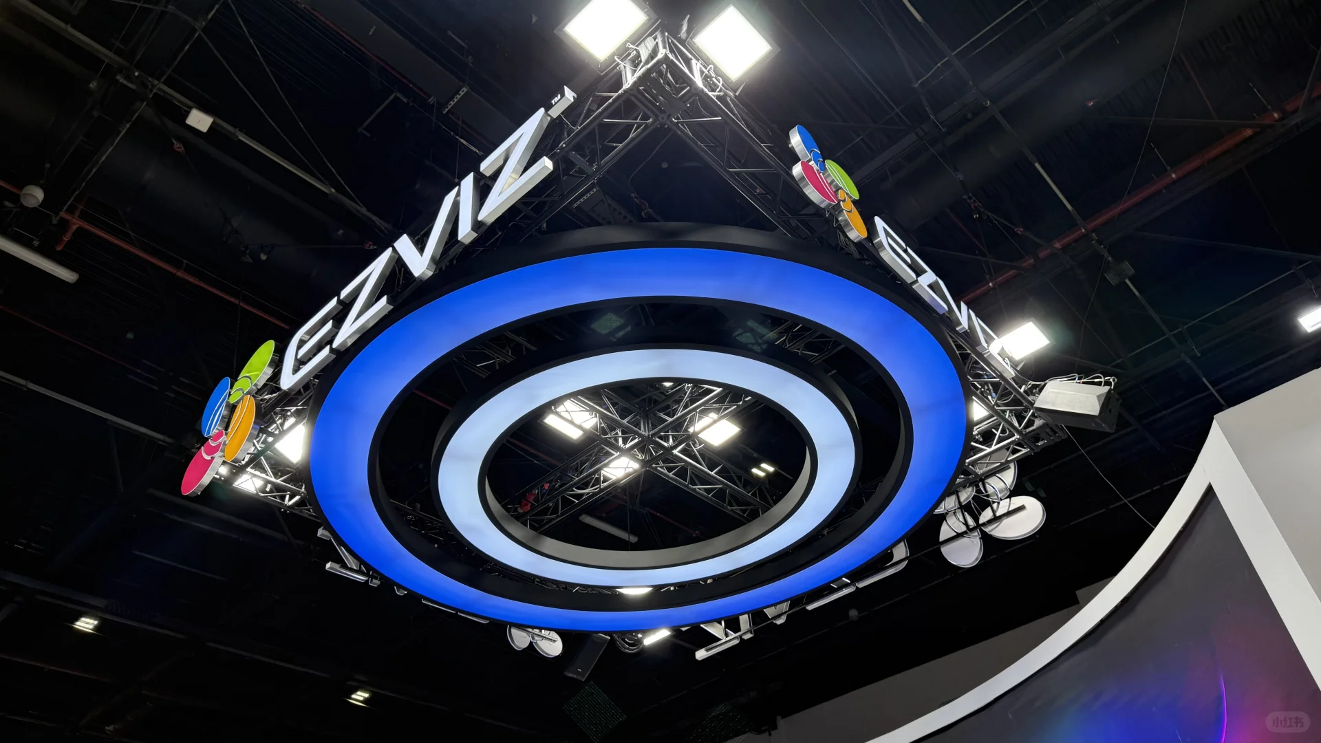 ??迪拜展台 | 萤石亮相GITEX GLOBAL