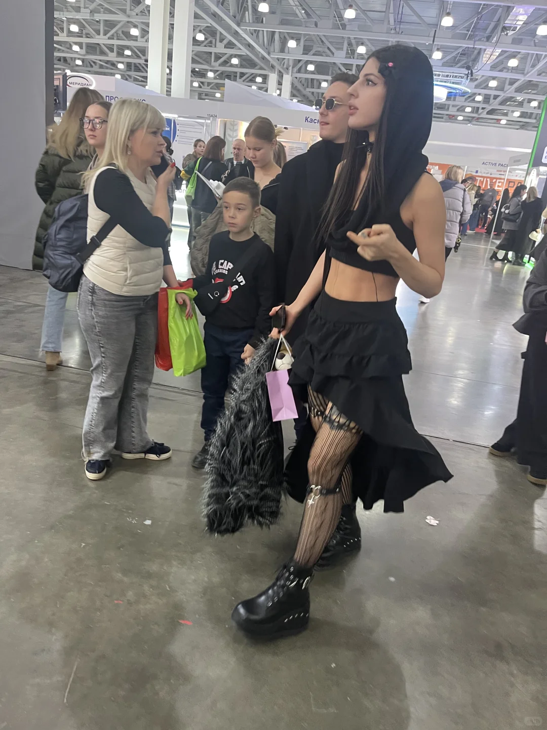 俄罗斯展会最漂亮的翻译+全俄罗斯的美女