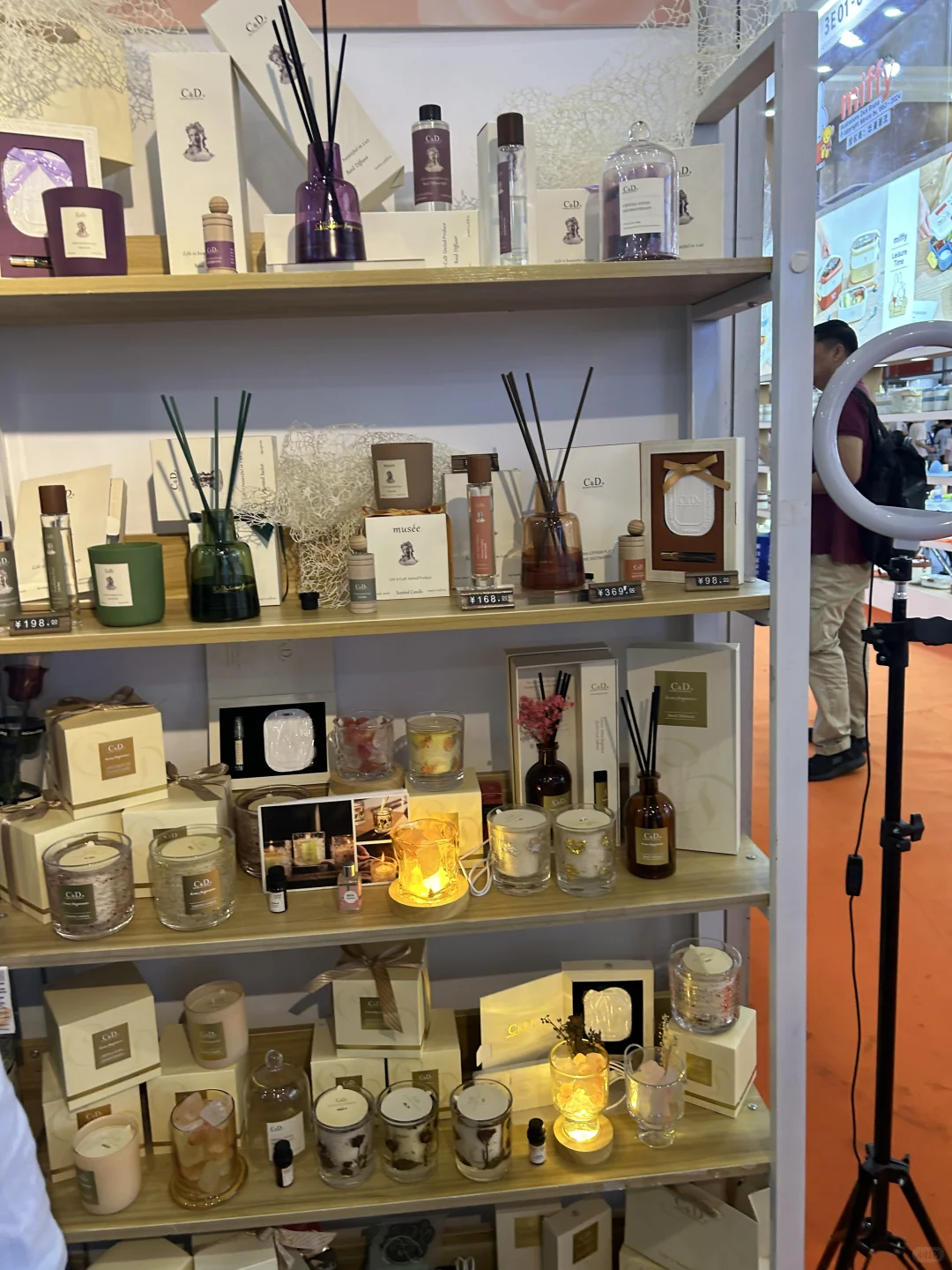 逛展遇到的香薰展