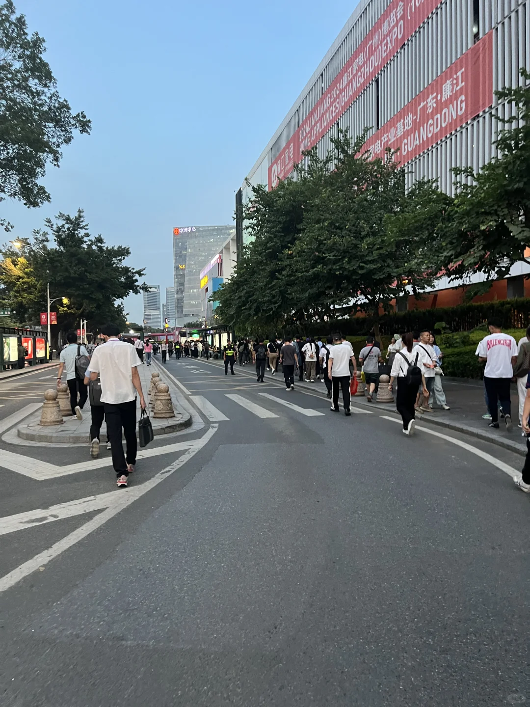 广交会牛马地铁快速下班攻略