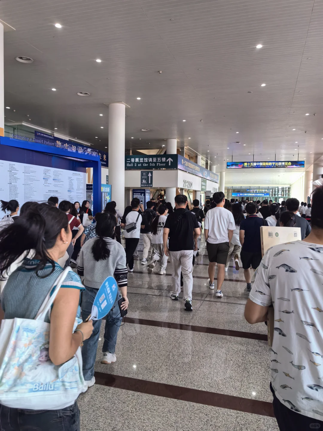 郑州国际会展中心刘慈欣签名会
