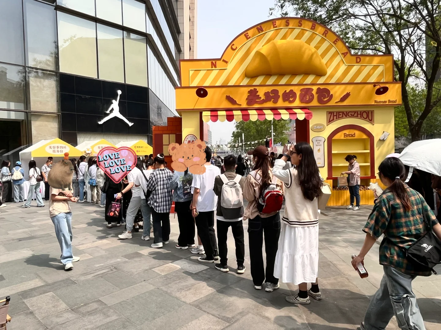 郑州面包节实况?，一大早挤爆了！不要票啊