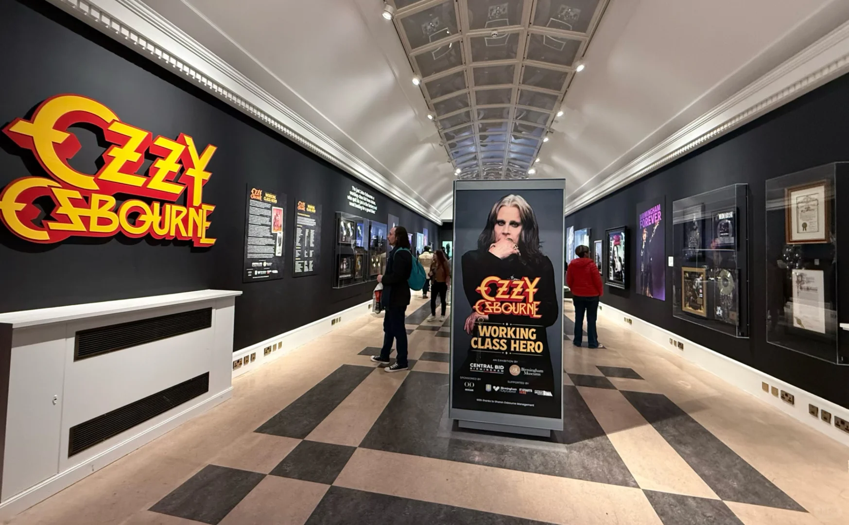 伯明翰Ozzy Osbourne纪念展