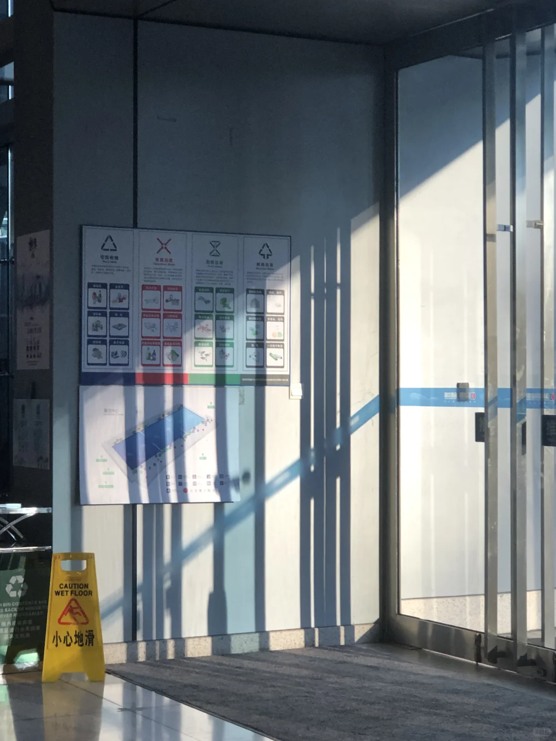 喃喃自语?|05女大 珠海展会兼职日记