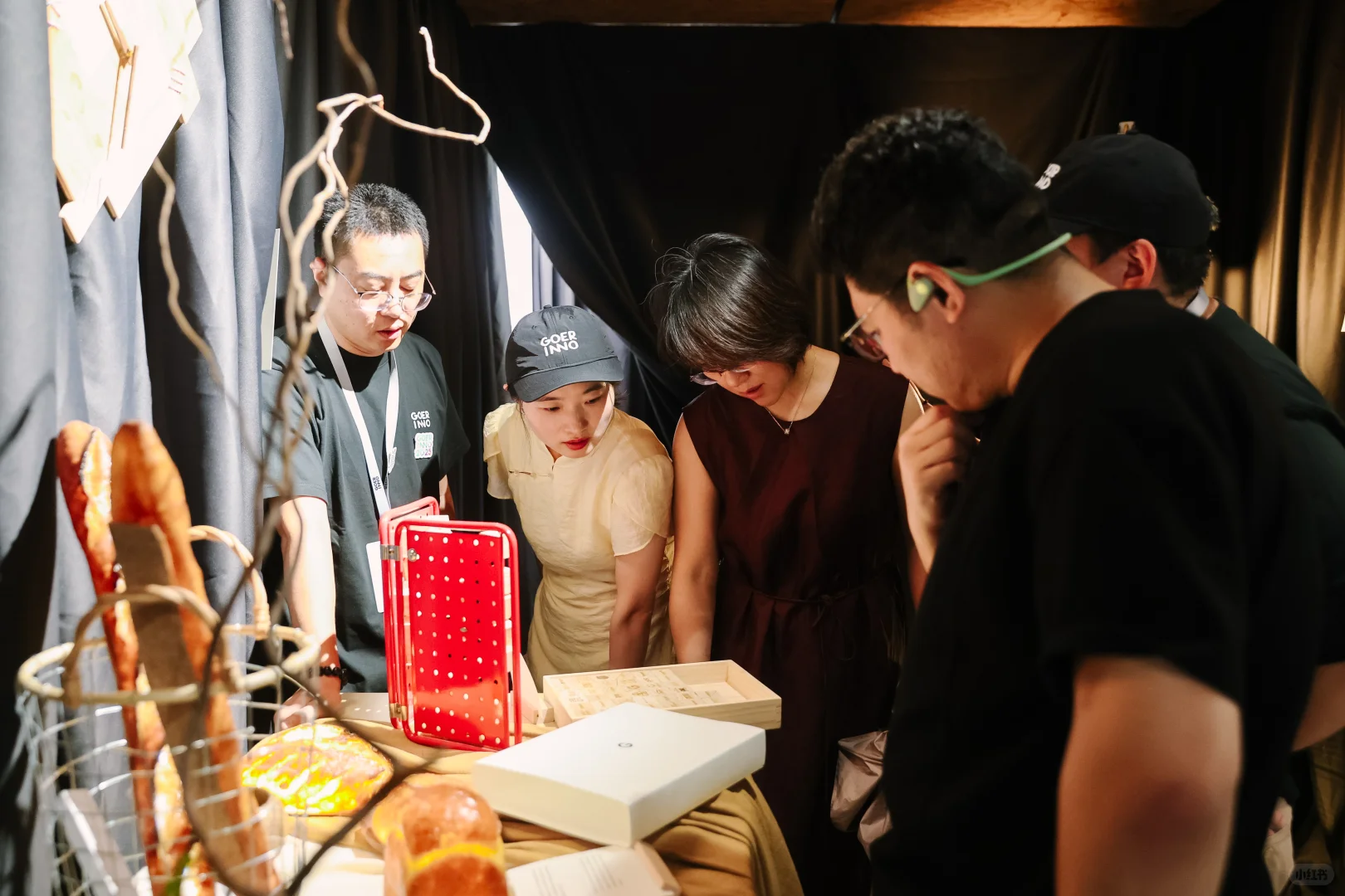 WTB首展 | 驻足与思考的瞬间