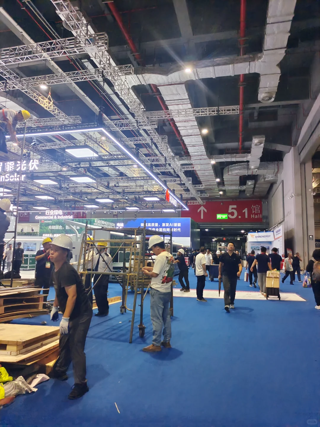 2025 SNEC 光伏太阳能展明显比去年人流少了