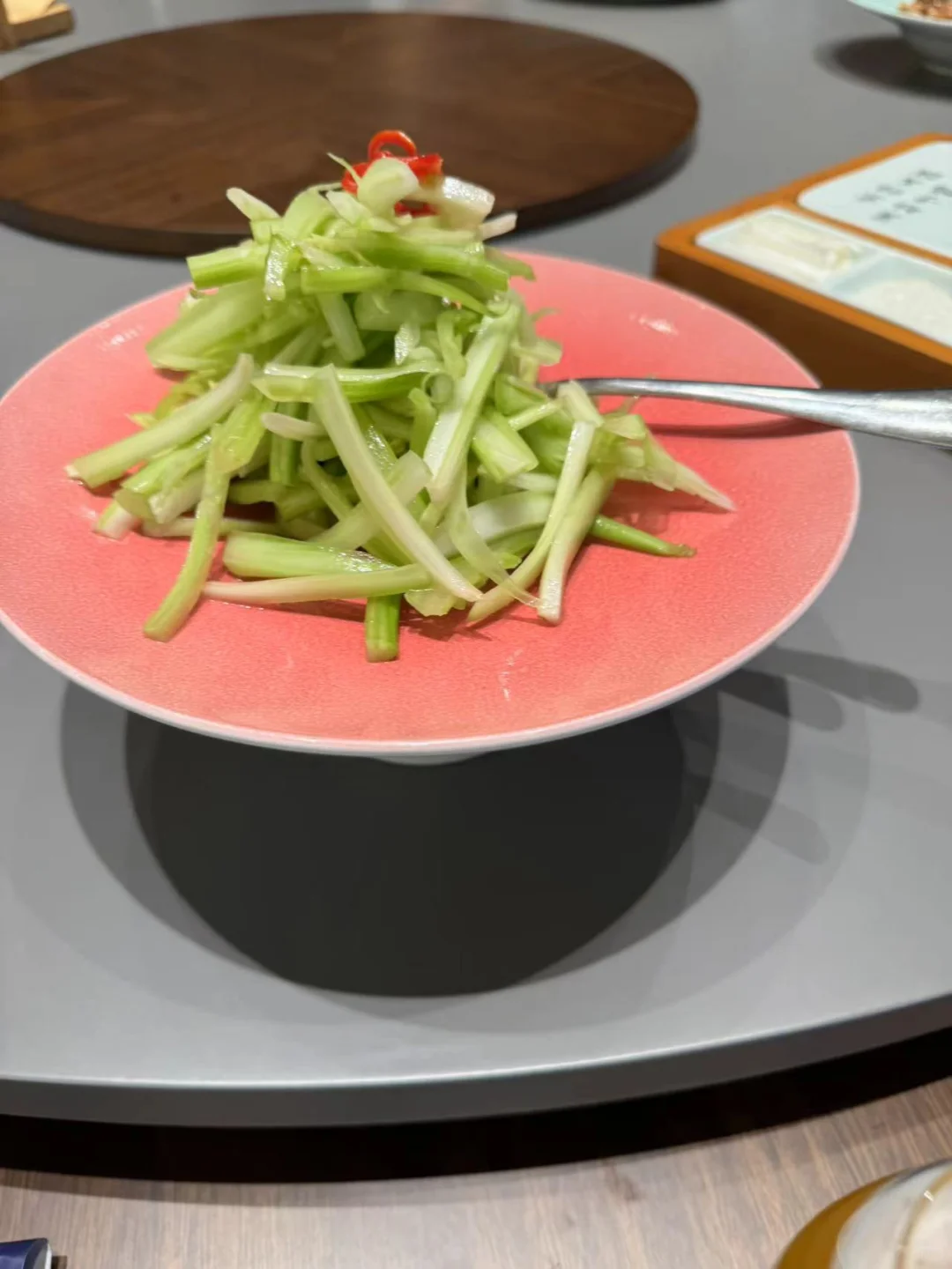 供应商请客吃饭，我该怎样向老板解释？