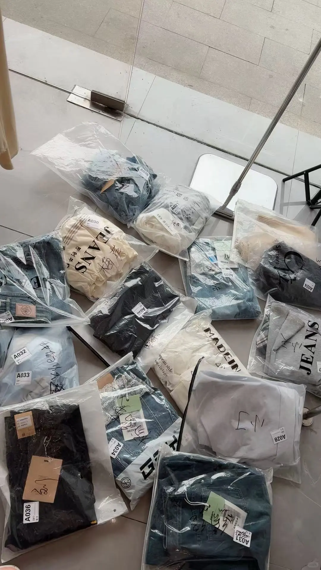 实体转线上第一天业绩1379