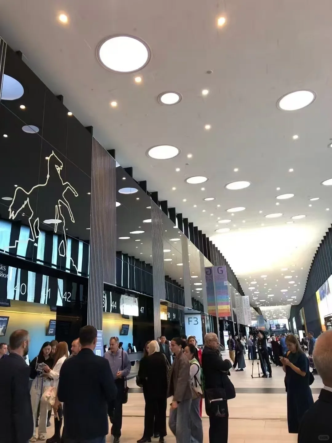 电子元器件展