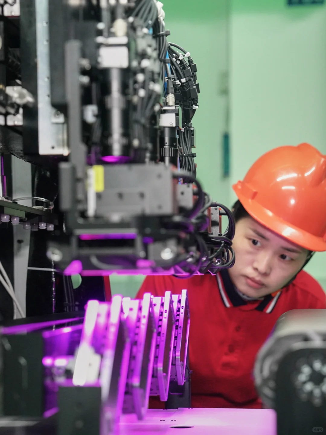 ?跟着Apple COO逛苹果中国供应链工厂！