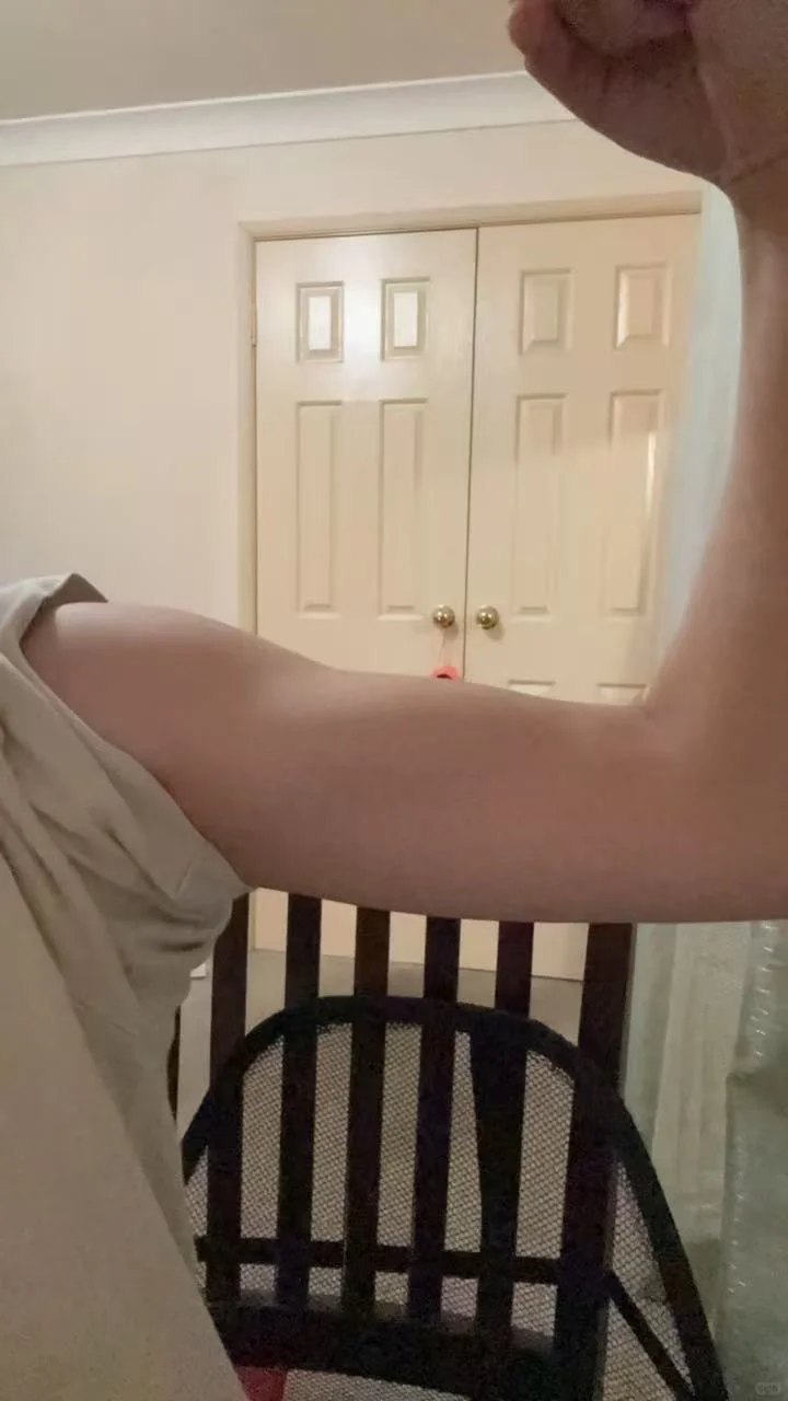 青春献给流水线，澳洲肉厂女工一周1800刀