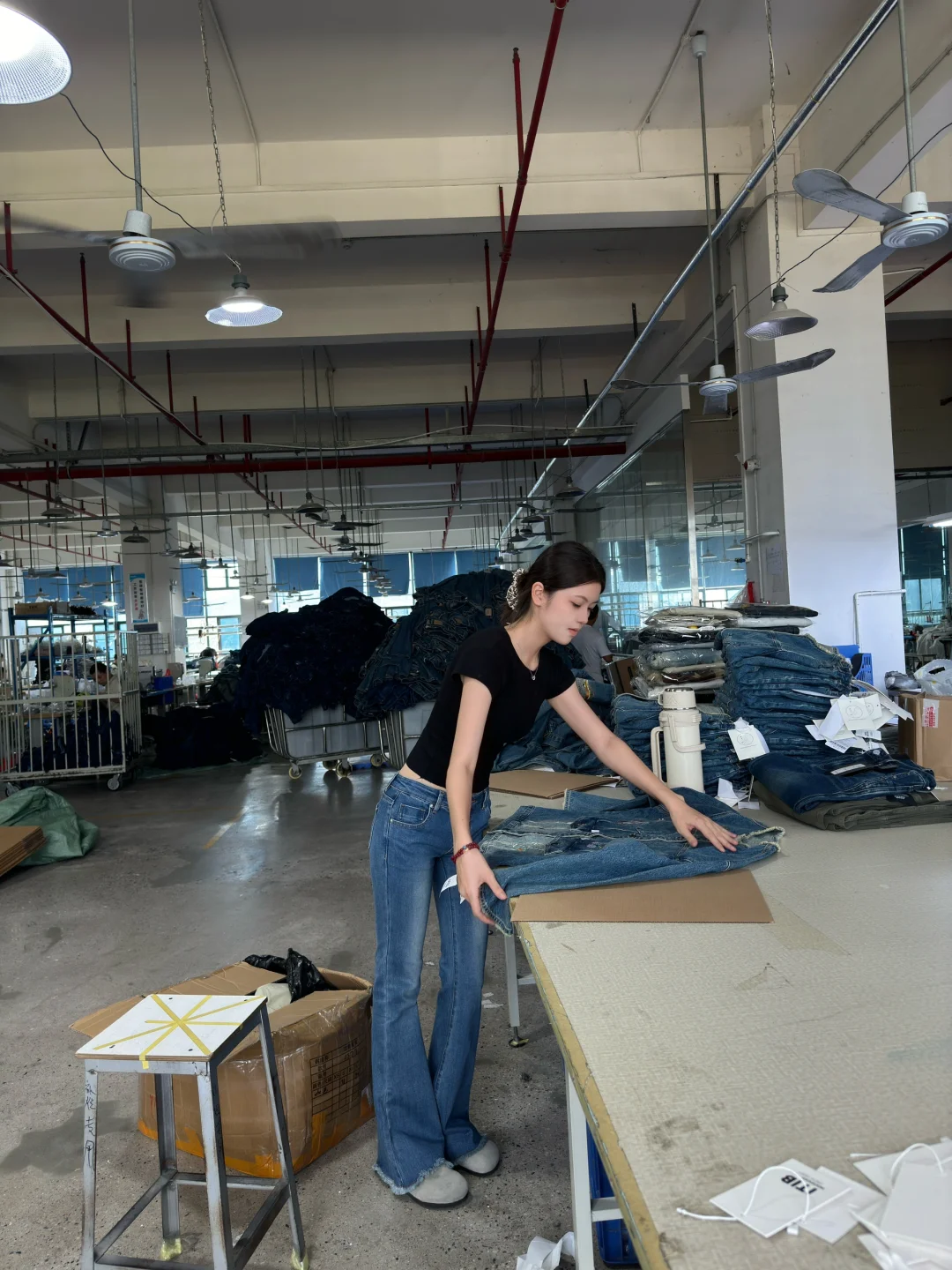 00后创业｜牛仔裤厂二代的工作日常