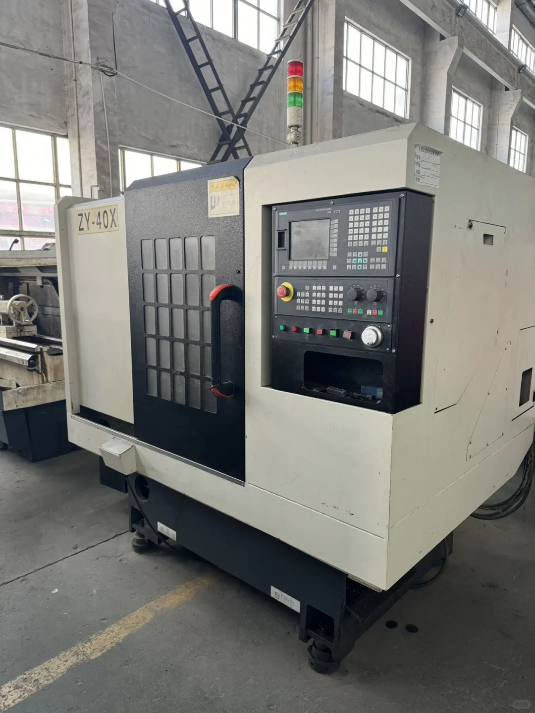 老公跟小三跑了，各种机床设备给钱就卖