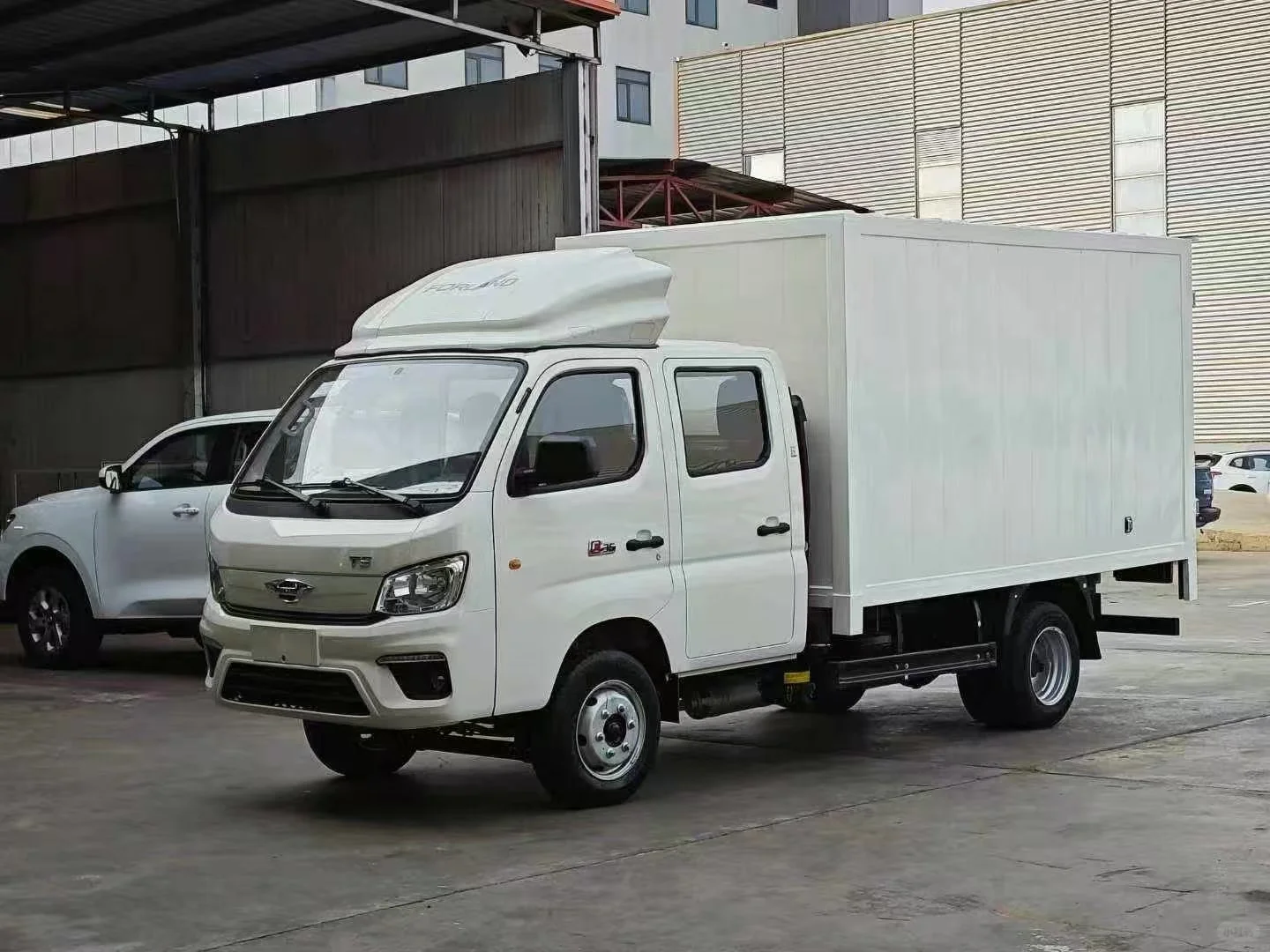 加纳本地供应各种工程机械和配件！