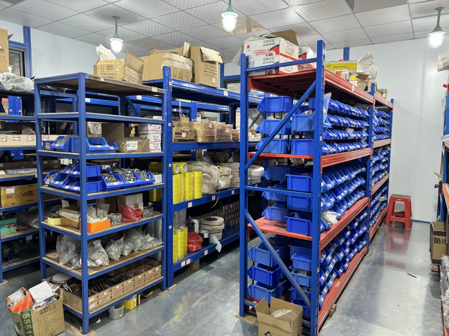 月薪6000五金制品|工厂文员