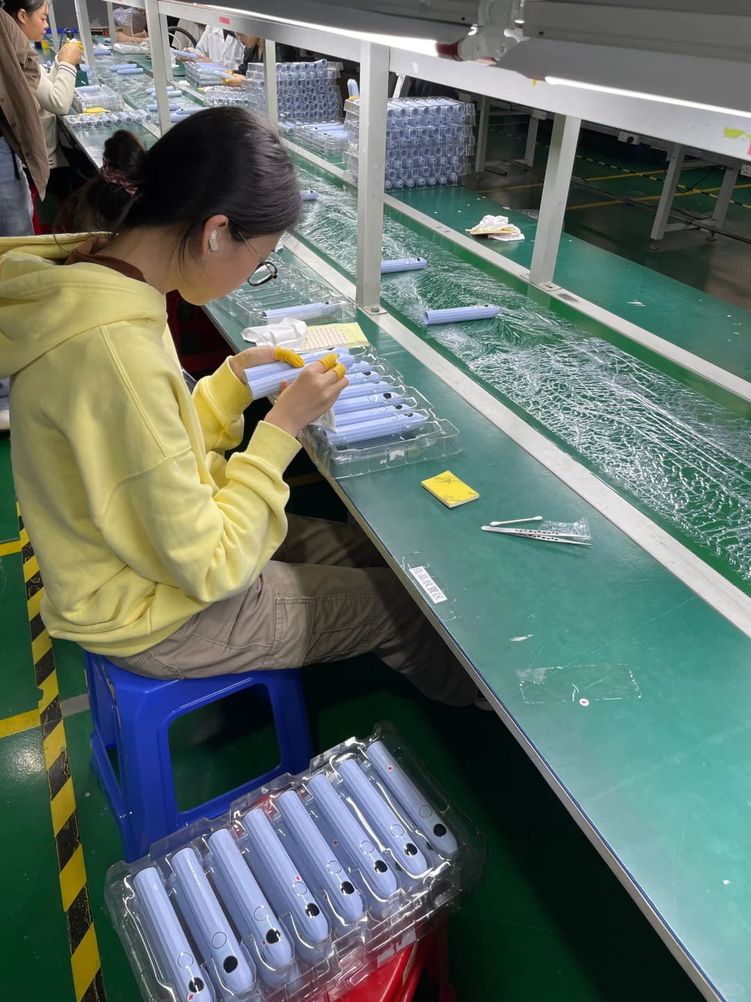 上班就是看外观 贴标签