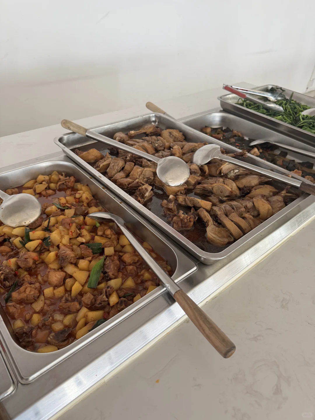 玩具厂 20/小时包吃包住