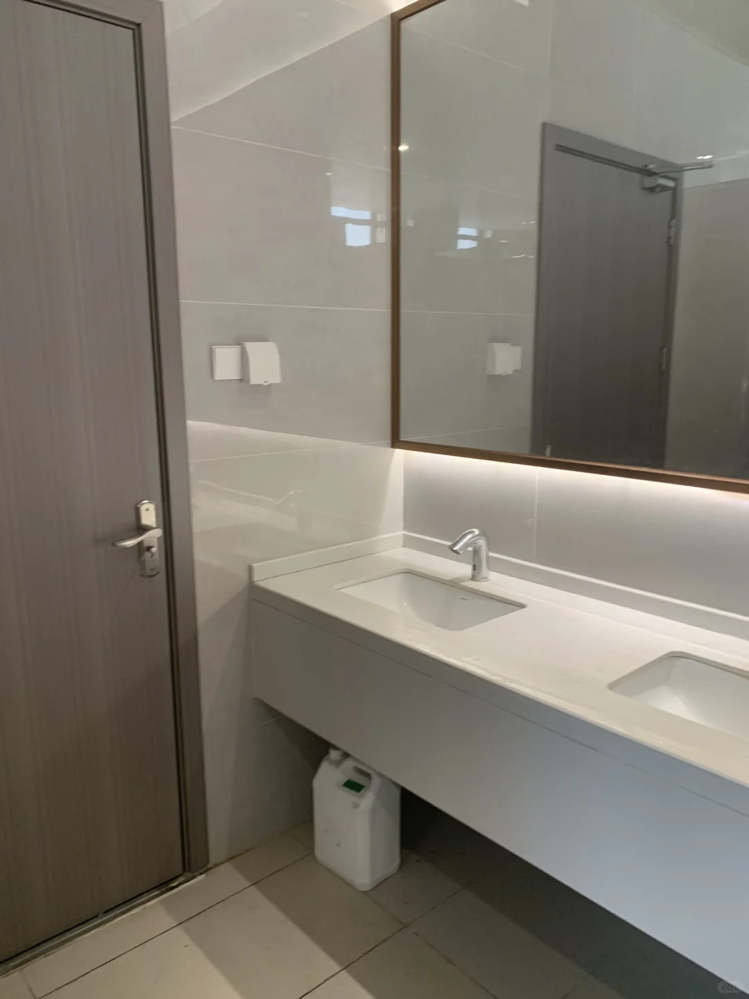 说是工厂你敢信吗