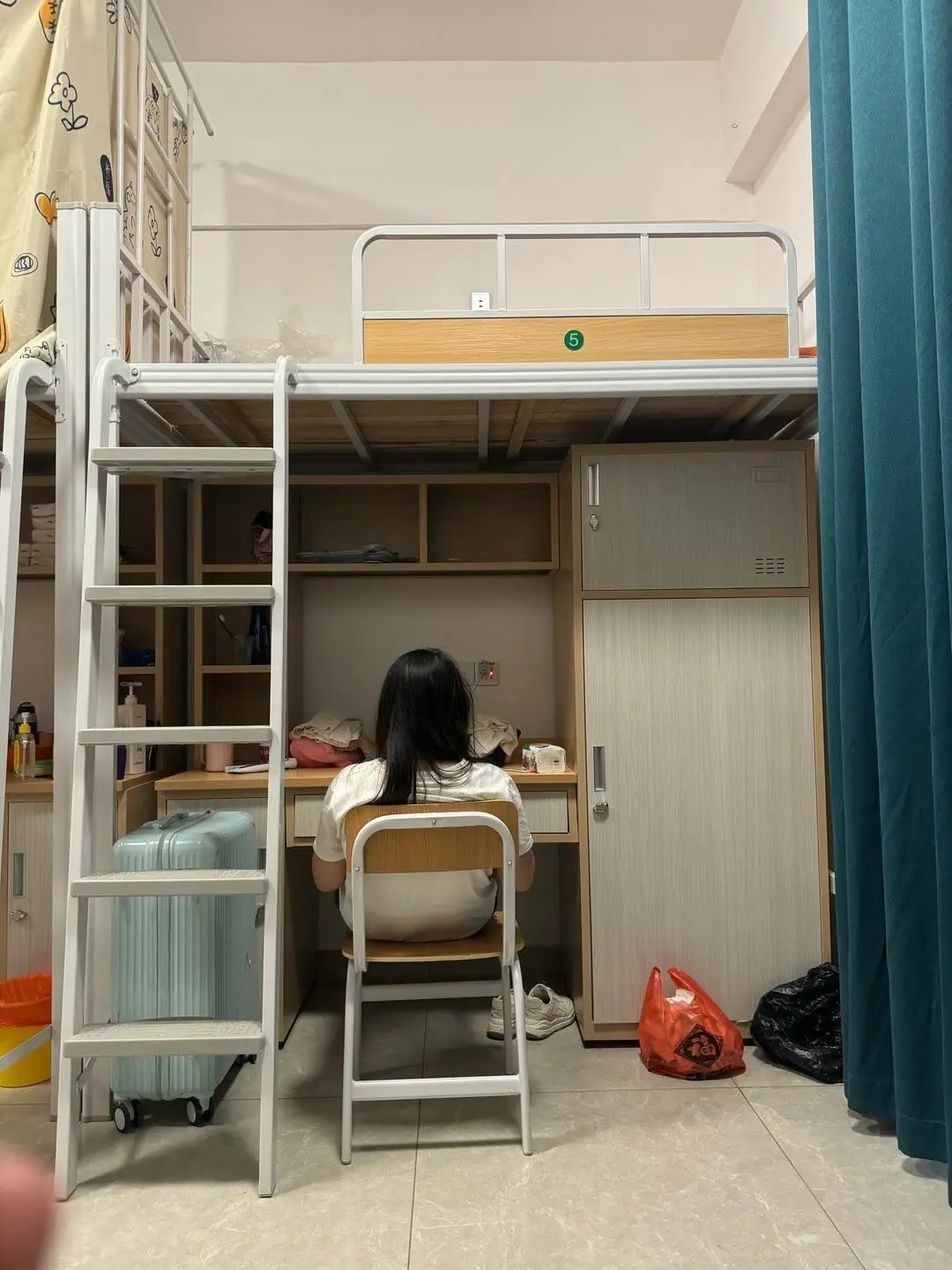 高考后脑子一热进电子厂打暑假工