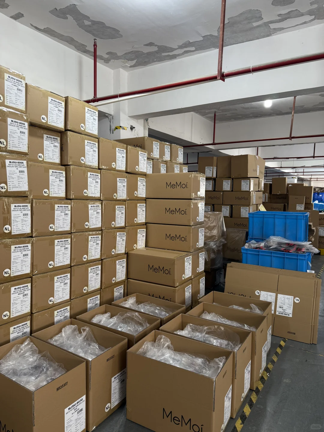 来啦！仓库发货现场?