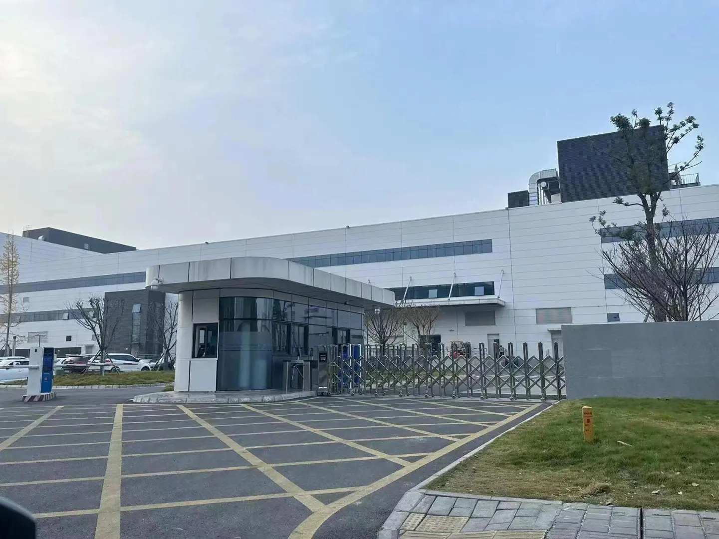 电子厂车间图片