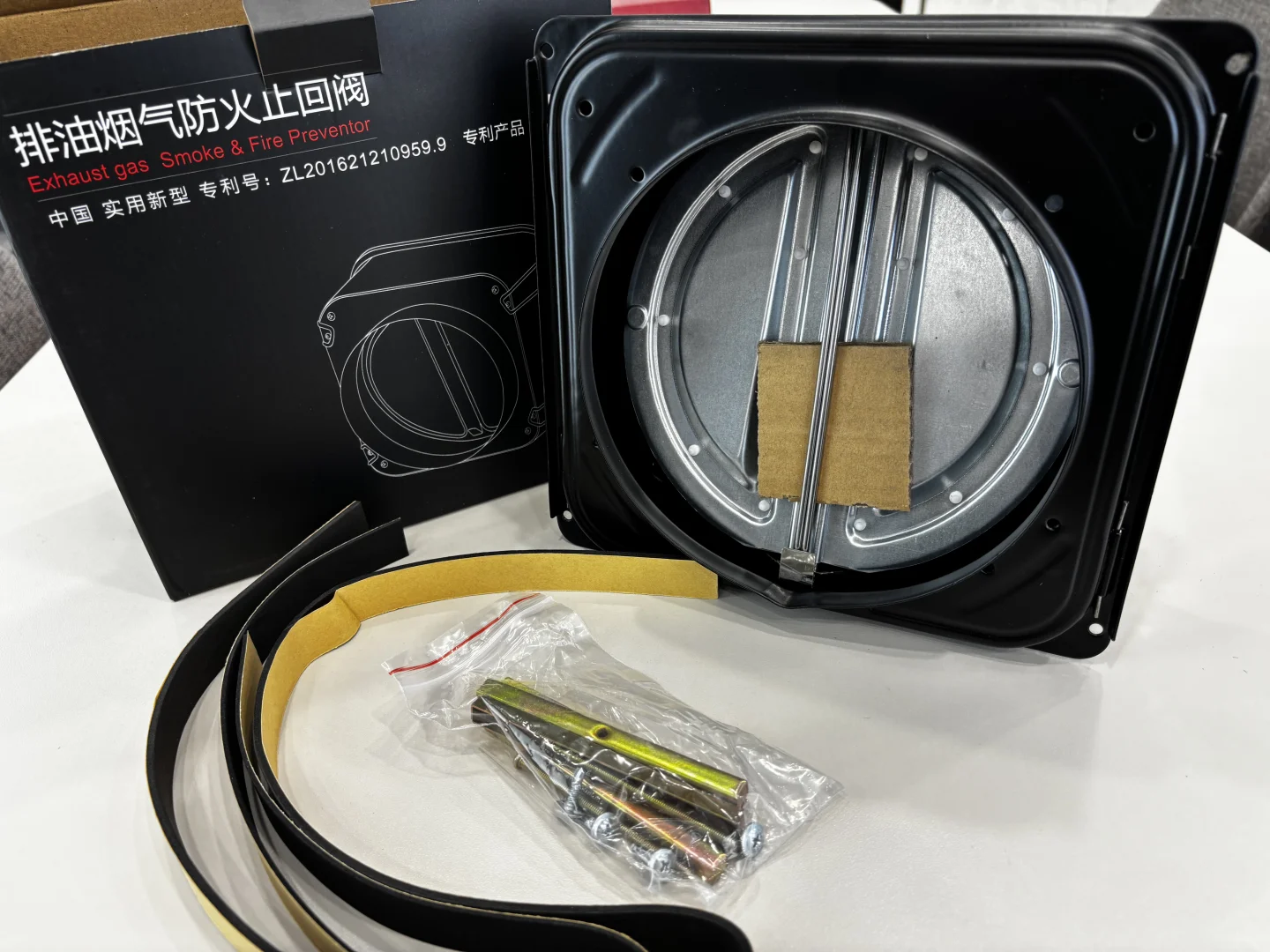 装修厨房一定要选的防烟神器，防油烟倒灌，