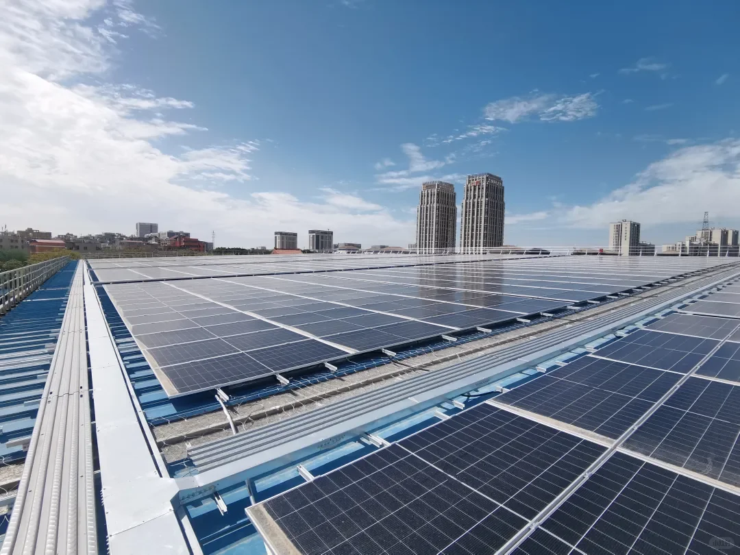 厦门宝钢1MW光伏发电项目并网成功！