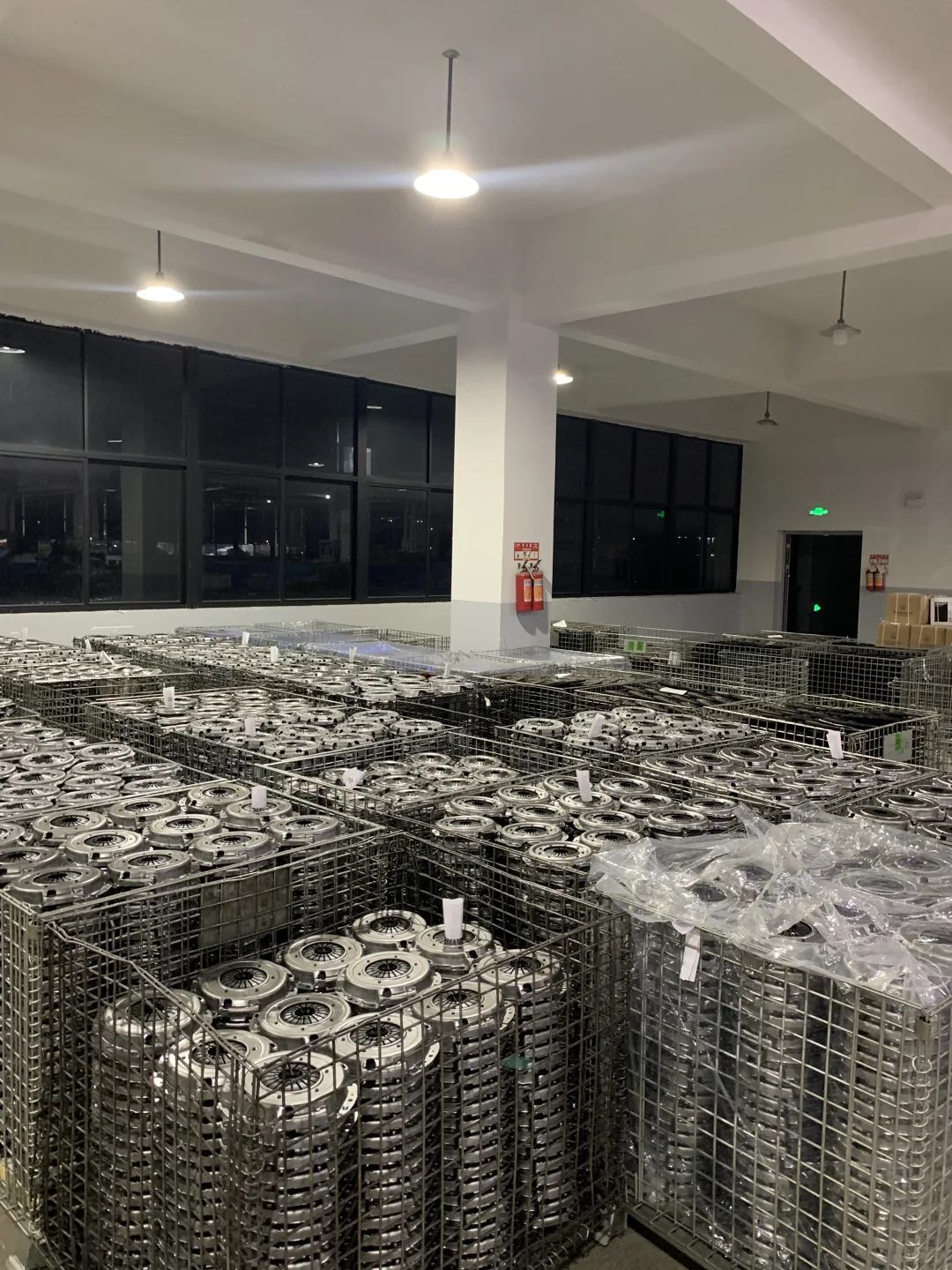 晚上坏！人都去哪了！