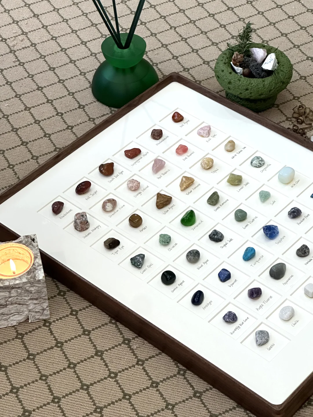 把挖出来的石头 做成一幅画