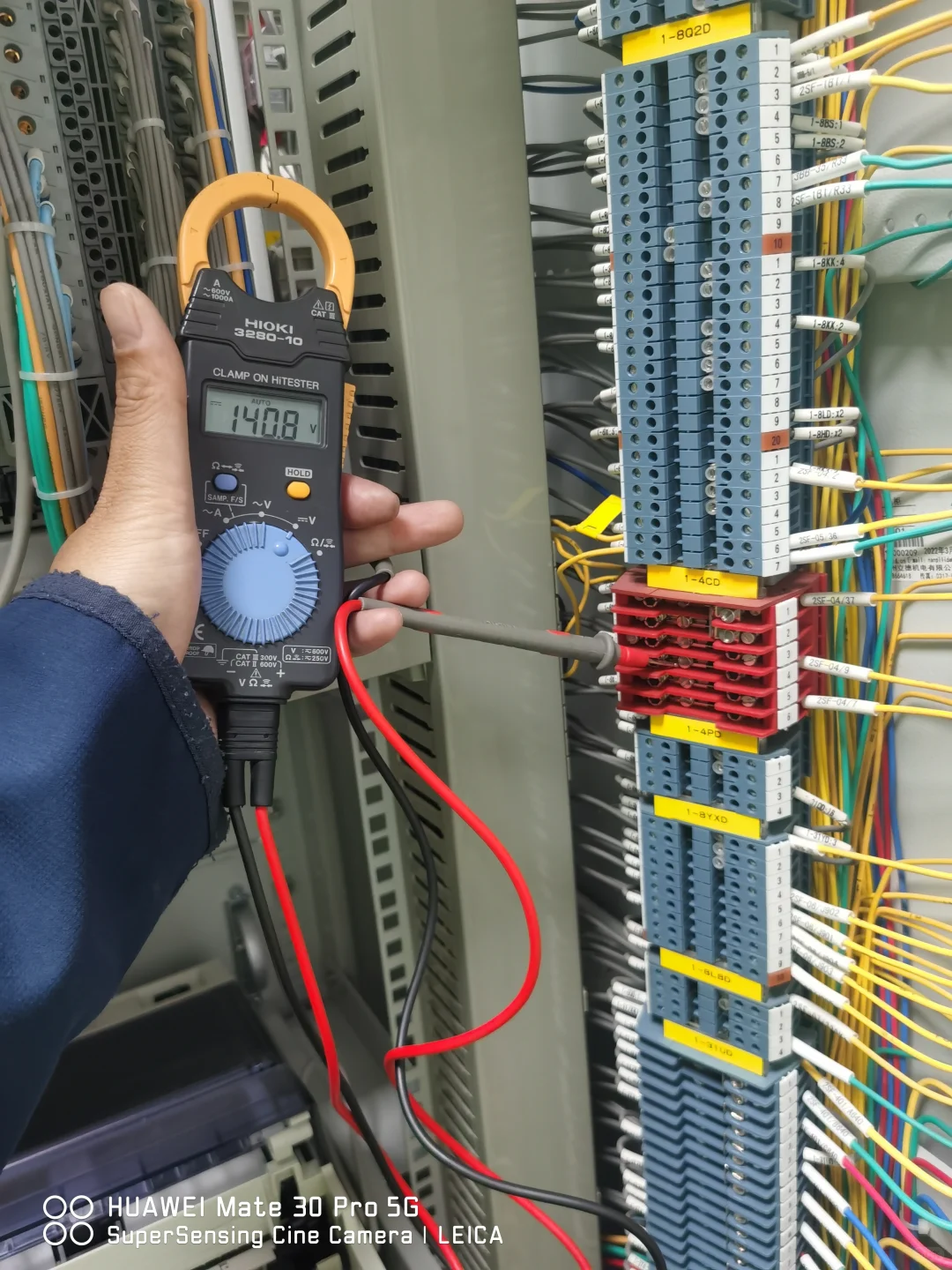 开关柜控制回路断线报警异常的排除