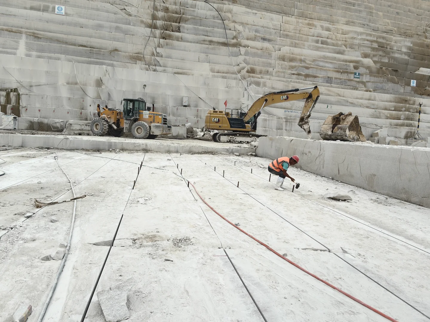 石材矿山现代化开采工作流程