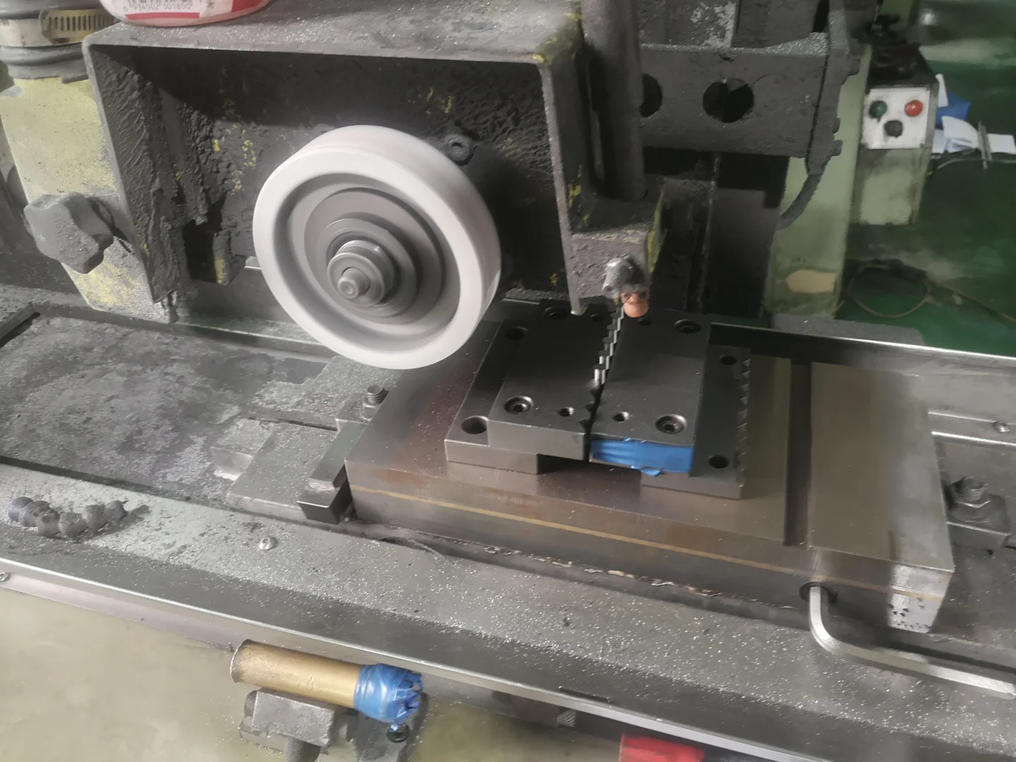 专业机械加工服务，车床/铣床/磨床/精雕机