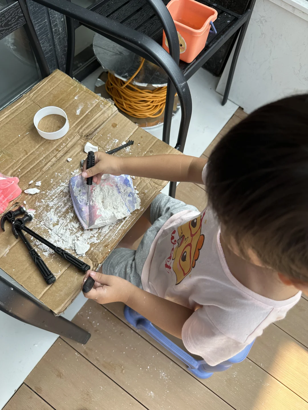 商场里面一锤子5块，爸爸怒买30个在家里锤