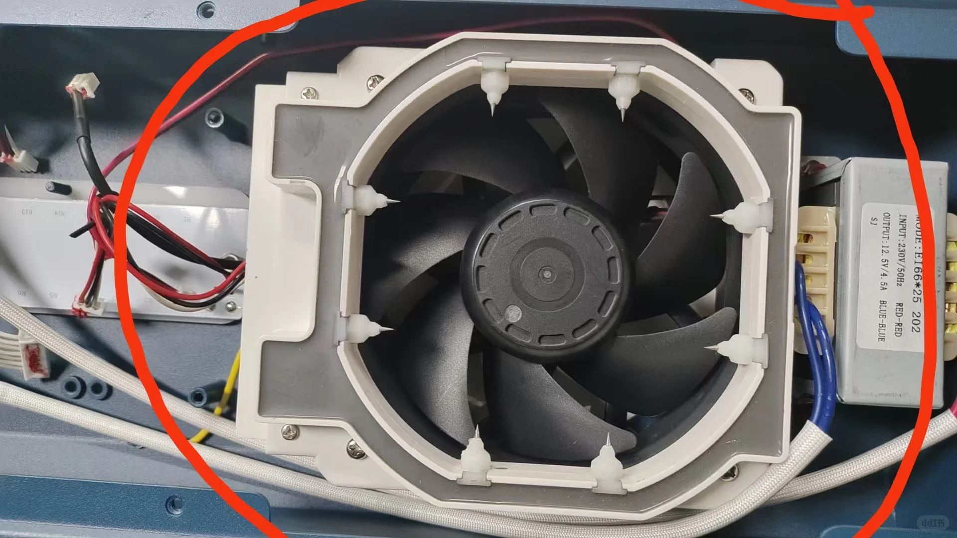 寻找能分析出这个白色框材质的塑胶厂