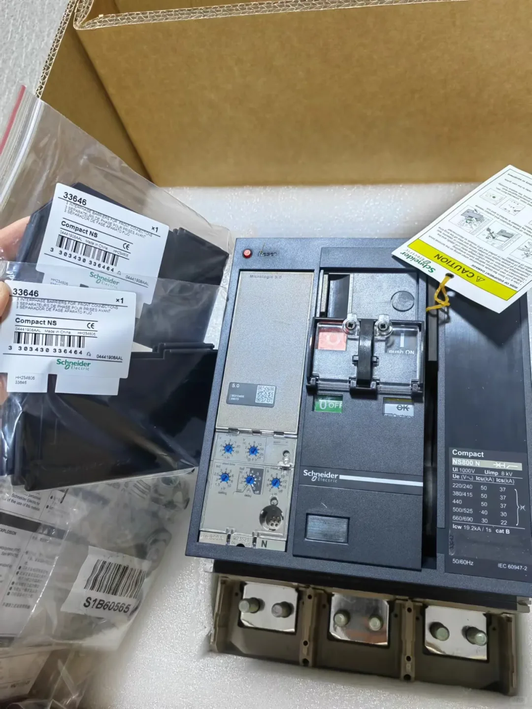 施耐德NS塑壳断路器