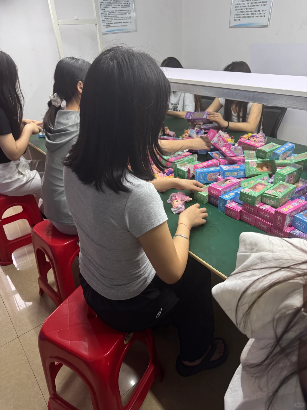 在玩具厂太治愈了吧闭眼都能拿5000➕