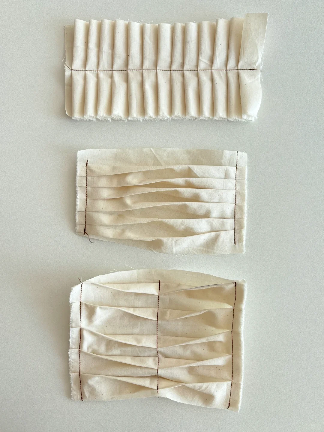 百褶裙单向褶裥的更多应用?面料改造