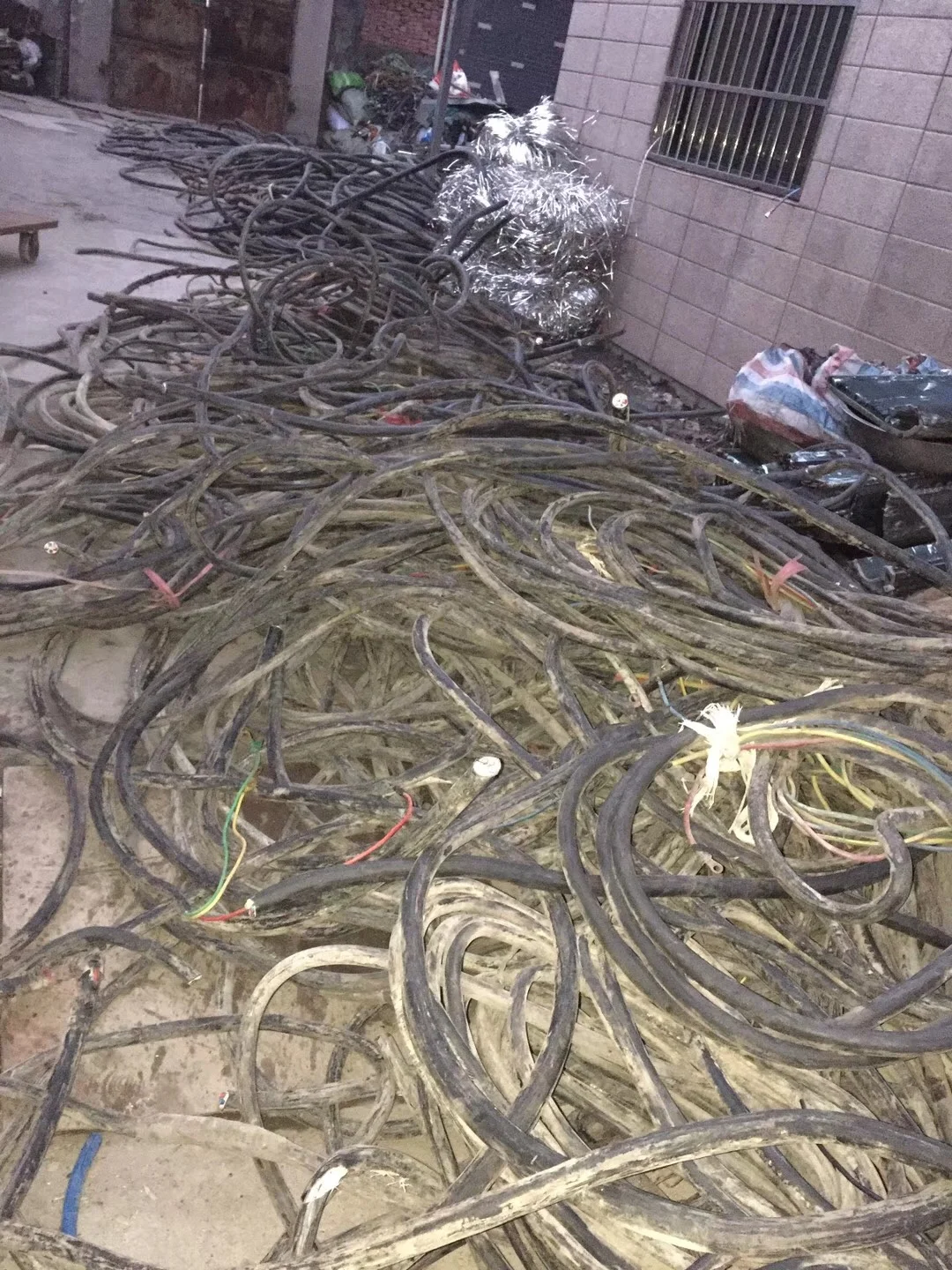 大量回收废紫铜、黄铜、电缆电线！