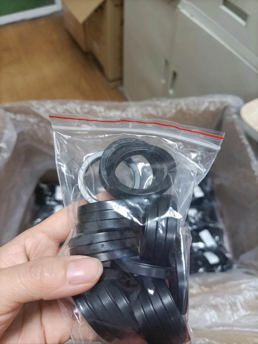 生产塑料外壳有缺胶如何处理