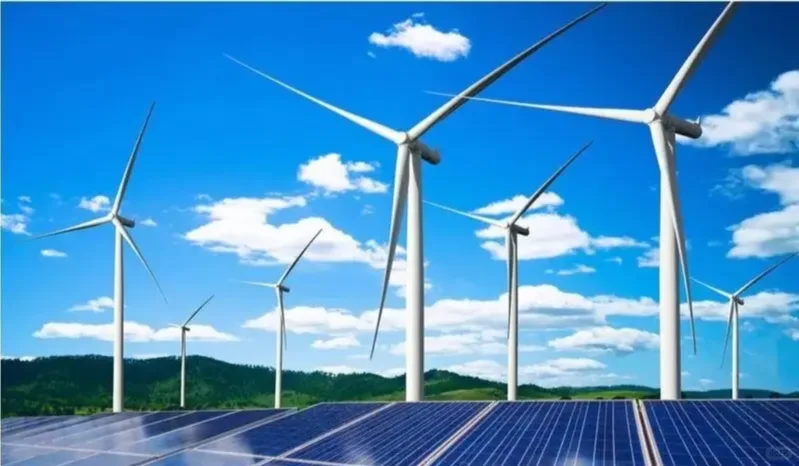 光伏板+逆变器+储能电池构成完整光储系统