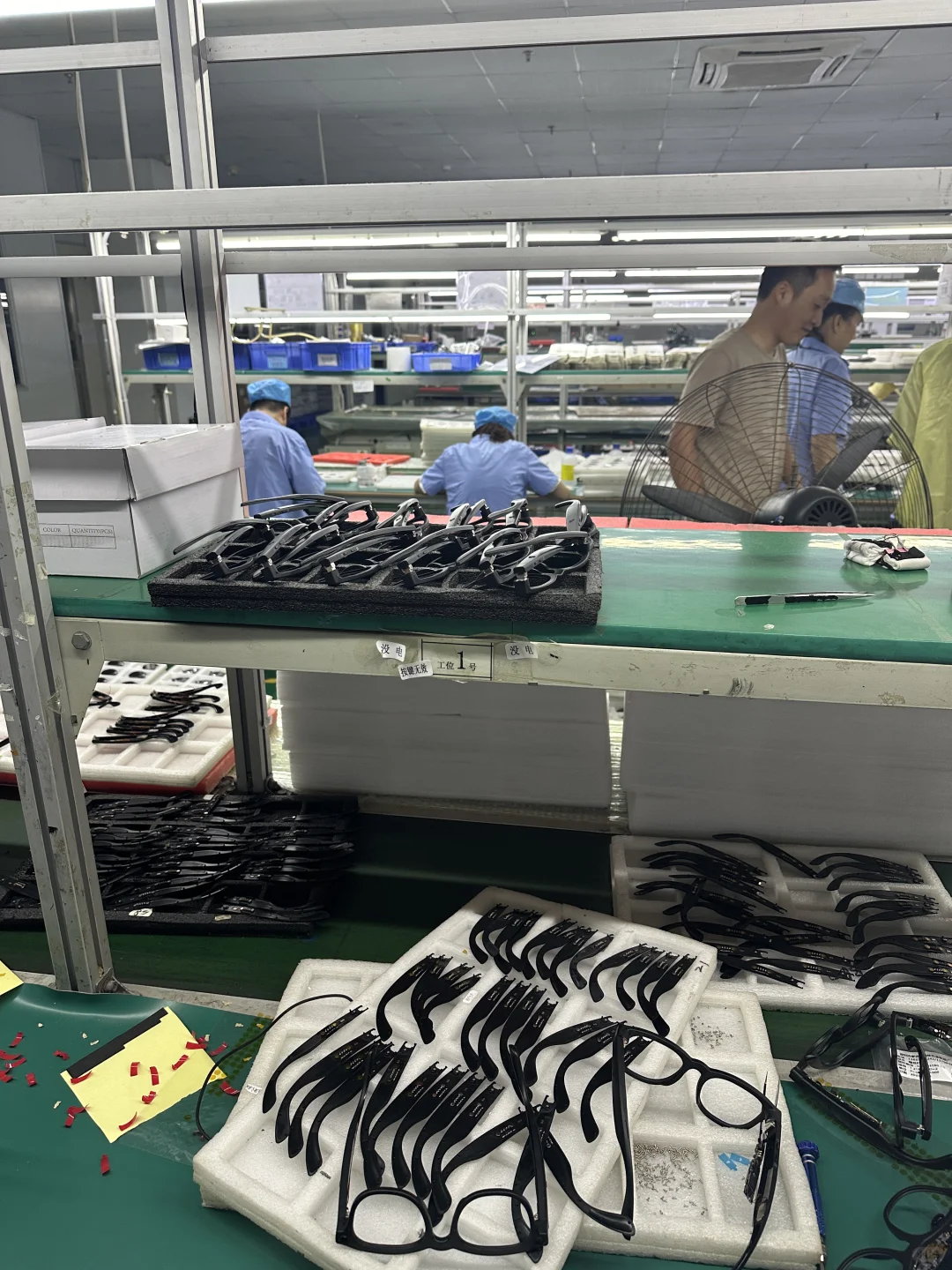 家里有个不大的工厂 是妈妈20年的心血