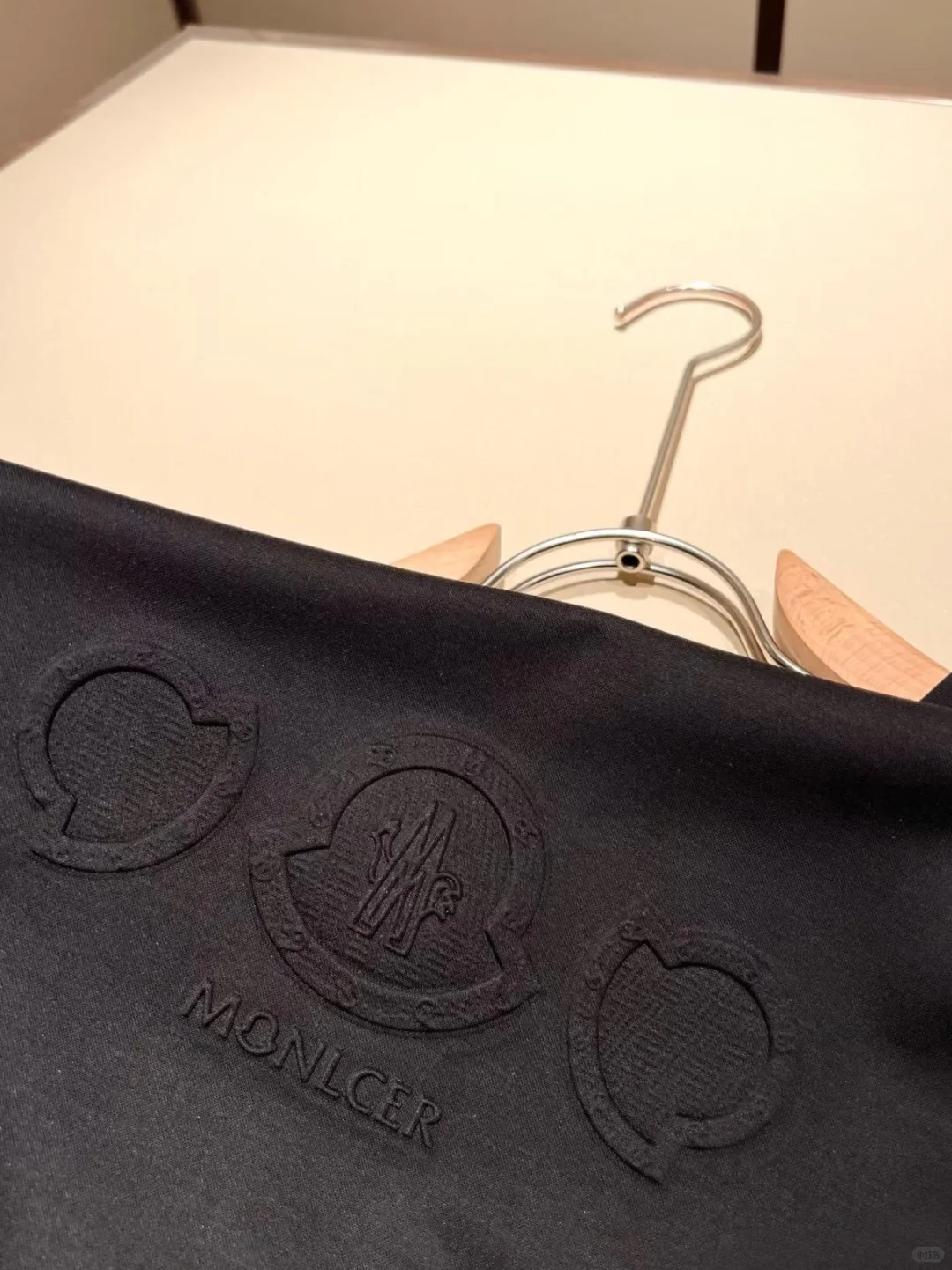 细节控的福音！3D压凸工艺，让细节更有质感