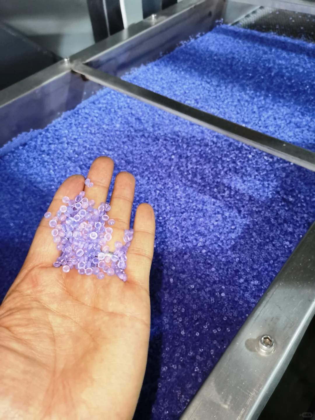 无锡嘉弘 PVC 硬质颗粒：现代工业的坚固基石